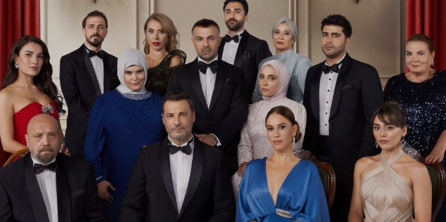 Kızılcık Şerbeti'nde Yer Sarsıntısı: Sıla Türkoğlu Veda Ediyor, Yeni Başrol Seray Kaya! Diziye 4 Yeni İsim ve Zaman Atlaması Geliyor!