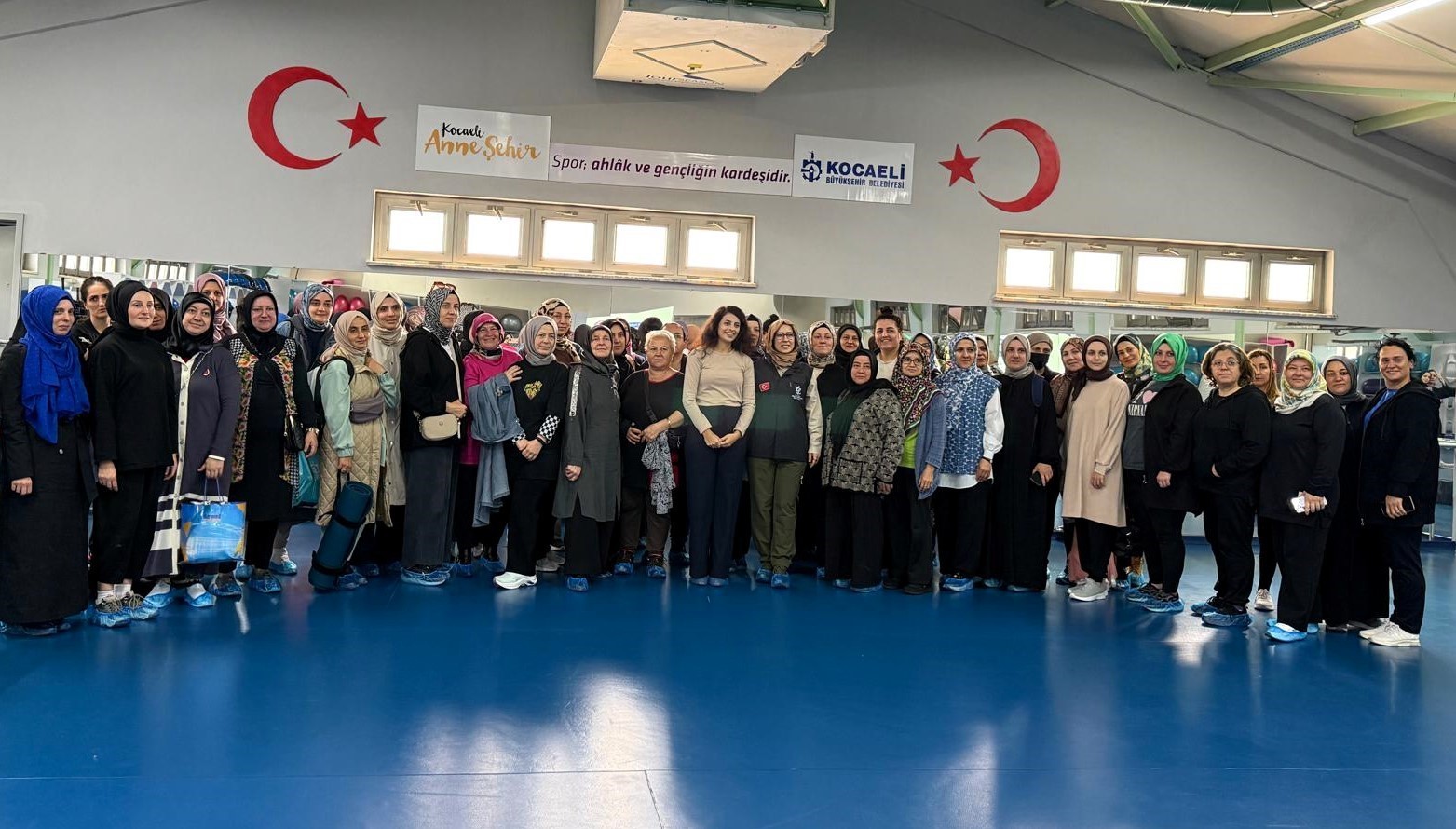 KOCAELİ'DE AFET BİLİNCİNİ TOPLUMUN TÜM KESİMİNE YAYMAK AMACIYLA KADINLARA YÖNELİK FARKINDALIK...