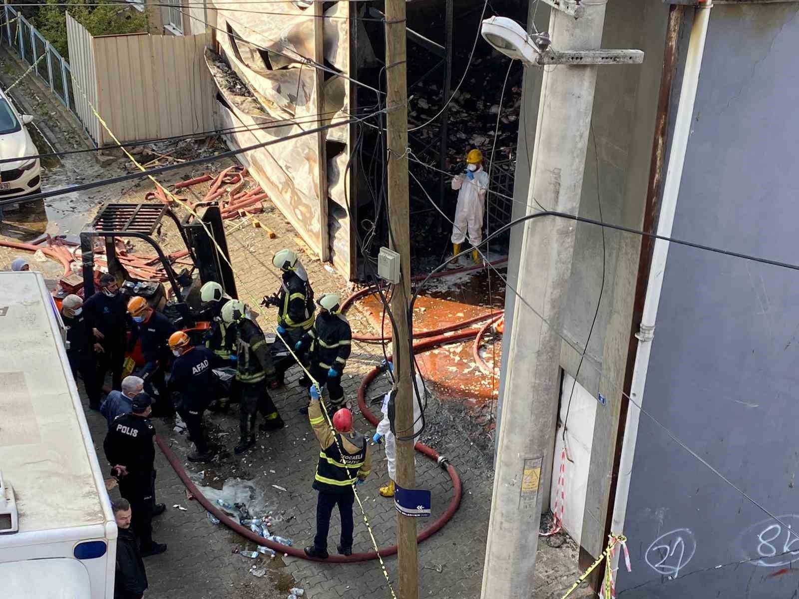 KOCAELİ'NİN DİLOVASI İLÇESİNDE PARFÜM DOLUM TESİSİNDE ÇIKAN YANGINDA HAYATINI KAYBEDEN 6 KİŞİNİN...