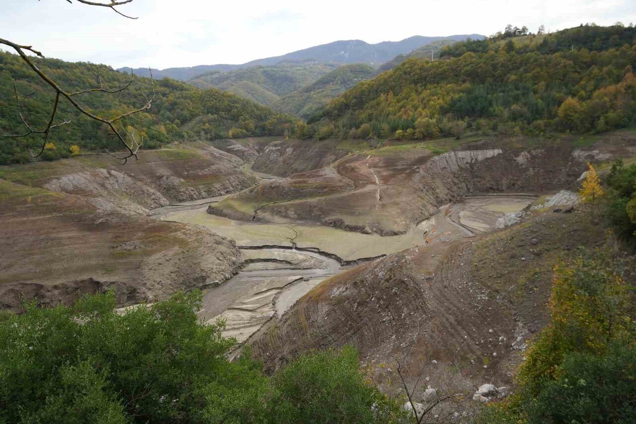 KOCAELİ'NİN İÇME SUYU İHTİYACININ ÖNEMLİ BİR BÖLÜMÜNÜ KARŞILAYAN YUVACIK BARAJI'NDA DOLULUK ORANI...