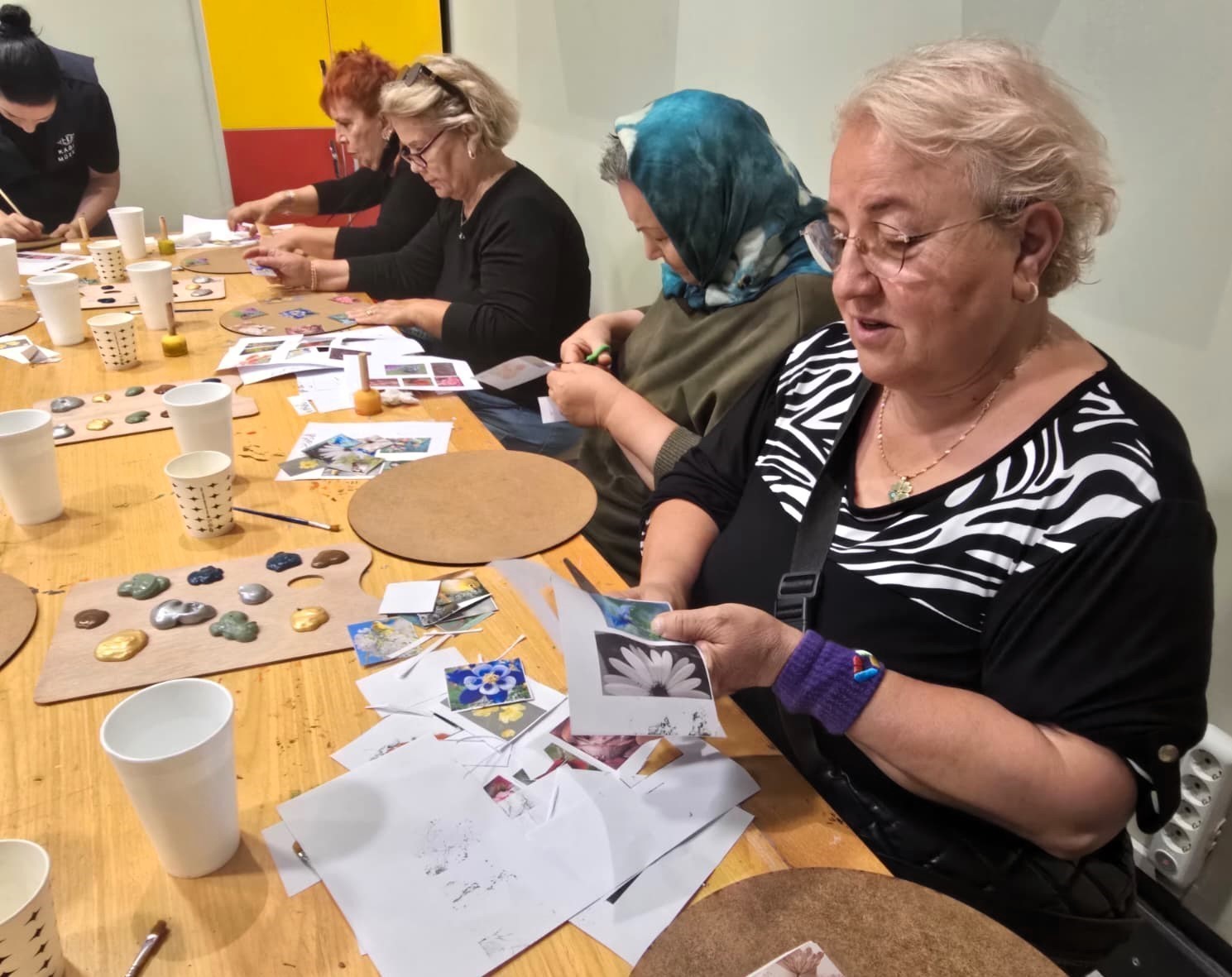 KOCAELİ BÜYÜKŞEHİR BELEDİYESİ BÜNYESİNDE 60 YAŞ VE ÜZERİ VATANDAŞLARA HİZMET VEREN SAYGINLAR...