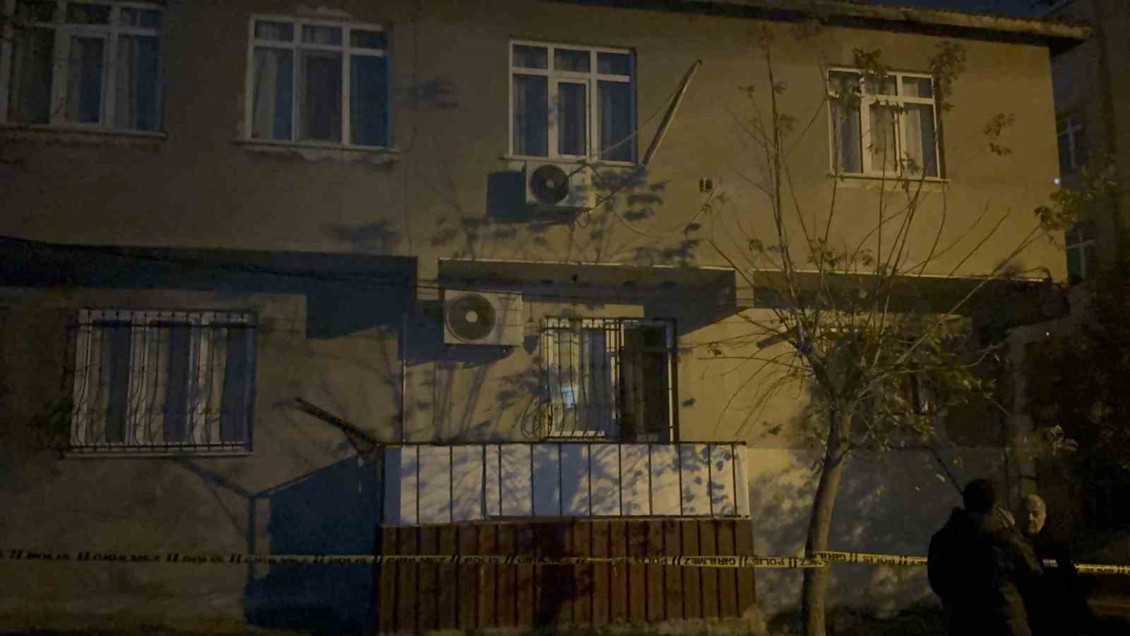 KOCAELİ’NİN GEBZE İLÇESİNDE 2 KATLI BİNADA KOLONLARDA ÇATLAKLAR VE YAPIDA KAYMA MEYDANA GELDİ....