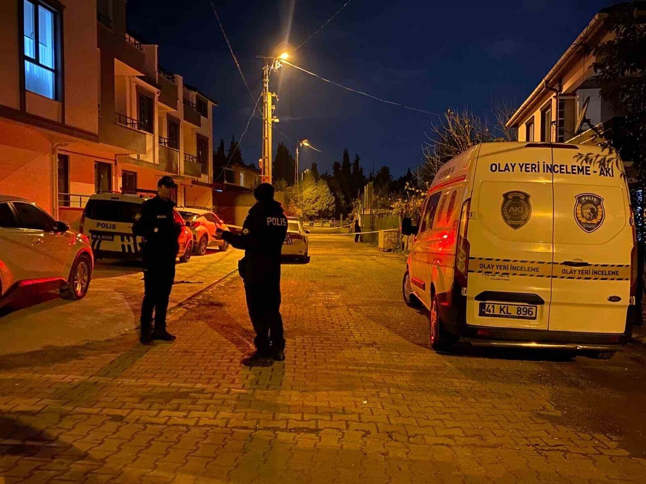 KOCAELİ’NİN KARTEPE İLÇESİNDE BULUNAN BİR ÇAMAŞIRHANEDE ÇIKAN OLAYDA 1 KİŞİ HAYATINI KAYBETTİ, 1...