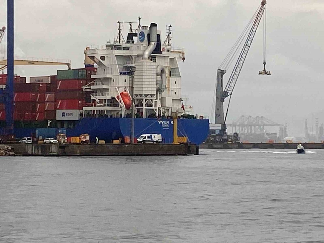 KOCAELİ’NİN KÖRFEZ İLÇESİ KİRAZLIYALI MAHALLESİ AÇIKLARINDA ALABORA OLAN TEKNEDE 1 KİŞİ HAYATINI...