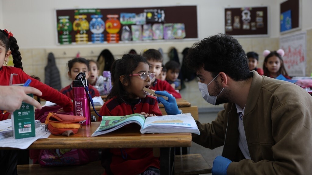 KOCASİNAN BELEDİYESİ; 17-23 KASIM AĞIZ VE DİŞ SAĞLIĞI HAFTASI KAPSAMINDA İLKOKUL ÖĞRENCİLERİNE...