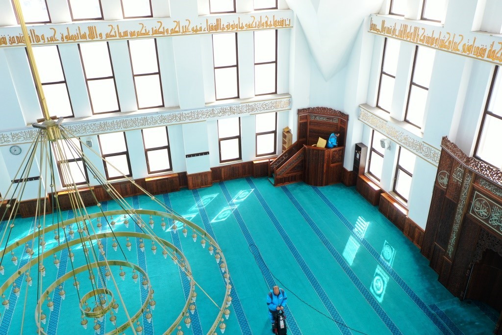 KOCASİNAN BELEDİYESİ; 2014 YILINDA KAYSERİ’DE İLK KEZ KURULAN 'CAMİ TEMİZLEME EKİBİ' İLE İLÇEDEKİ...