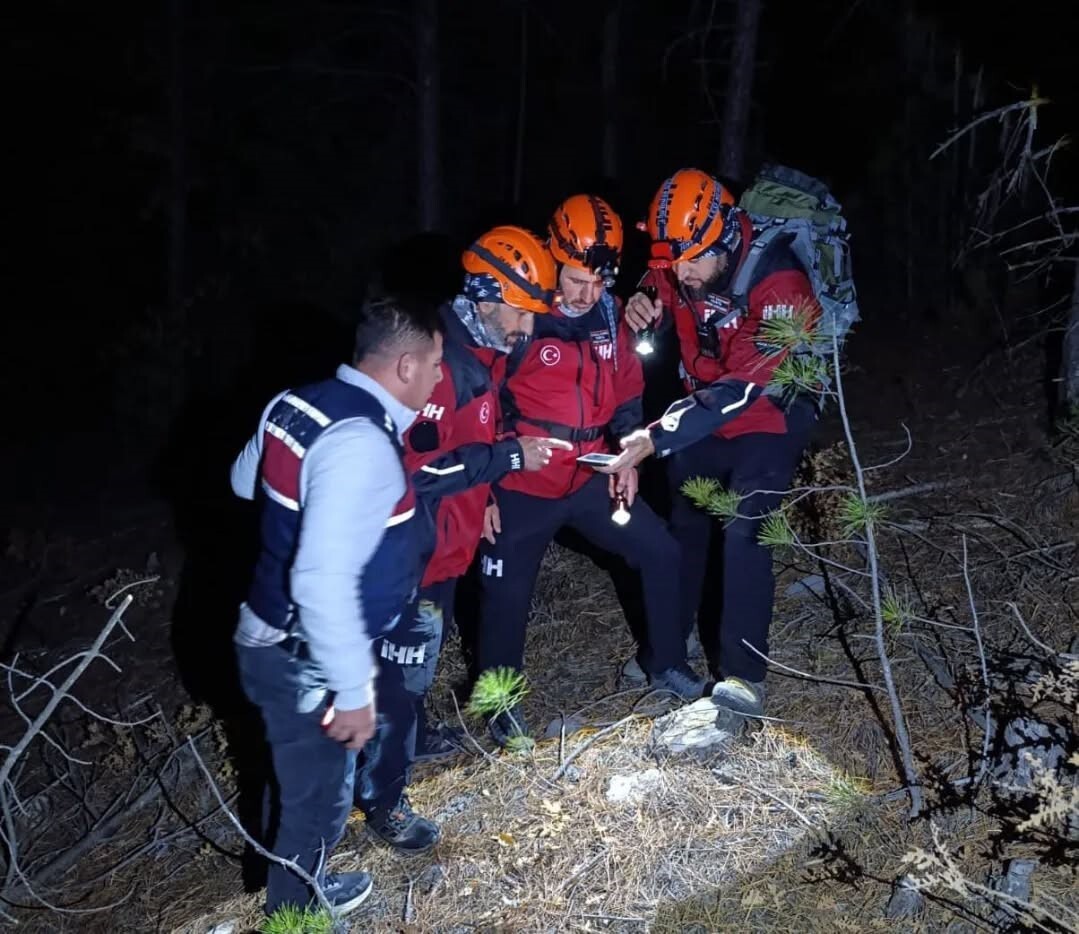 KONYA’NIN BEYŞEHİR İLÇESİNDE KAYBOLAN 15 YAŞINDAKİ ÇOCUĞU ARAMA ÇALIŞMALARINDA BİR SONUCA...