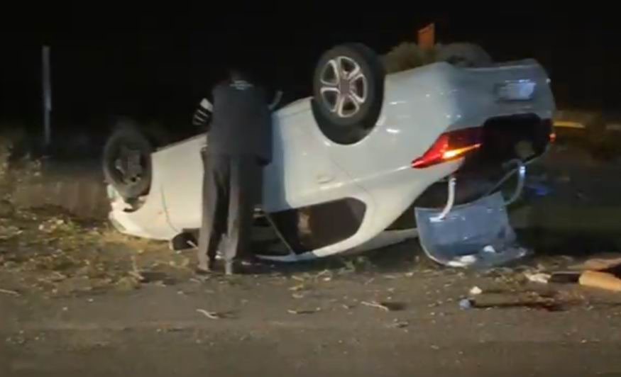 KONYA’NIN EREĞLİ İLÇESİNDE KONTROLDEN ÇIKAN OTOMOBİLİN TAKLA ATMASI SONUCU MEYDANA GELEN KAZADA 3...