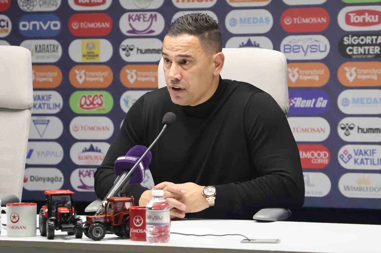 KONYASPOR TEKNİK DİREKTÖRÜ ÇAĞDAŞ ATAN, "EVİMİZDE YÜZDE YÜZ KAZANMAMIZ GEREKEN BİR MAÇ OYNADIK....