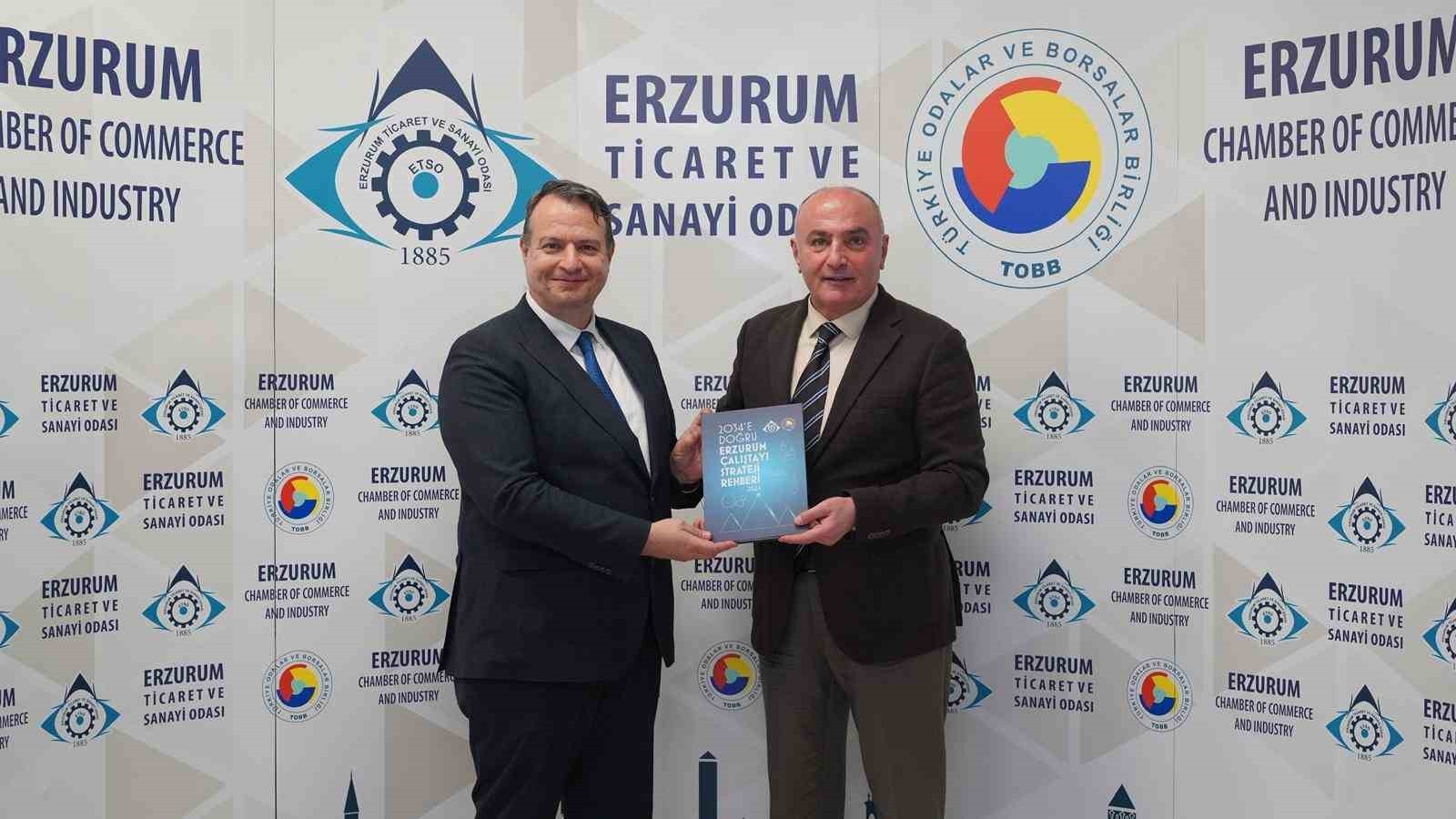 KOSGEB BAŞKAN YARDIMCISI SELİM SERKAN ERCAN, EKOSİSTEM DESTEKLERİ DAİRESİ BAŞKANI MUHAMMET MUSTAFA...