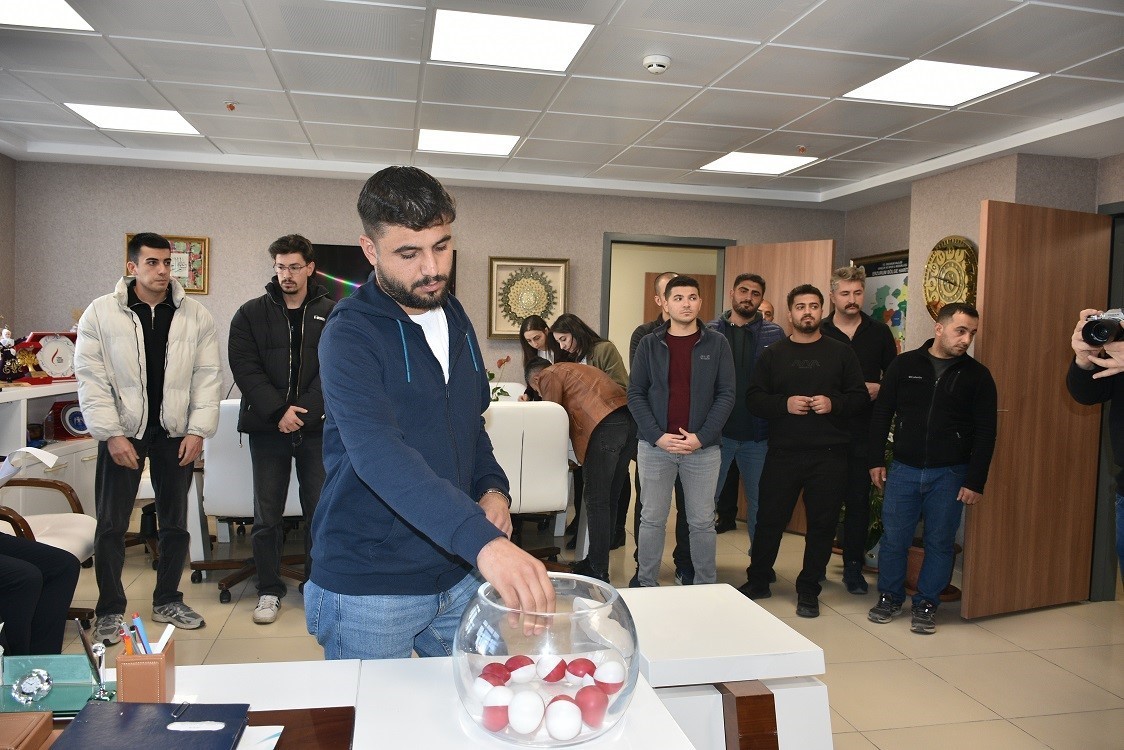 KPSS İLE ERZURUM GENÇLİK VE SPOR İL MÜDÜRLÜĞÜ’NE ATANAN 16 YENİ GÜVENLİK GÖREVLİSİ İÇİN KURA...