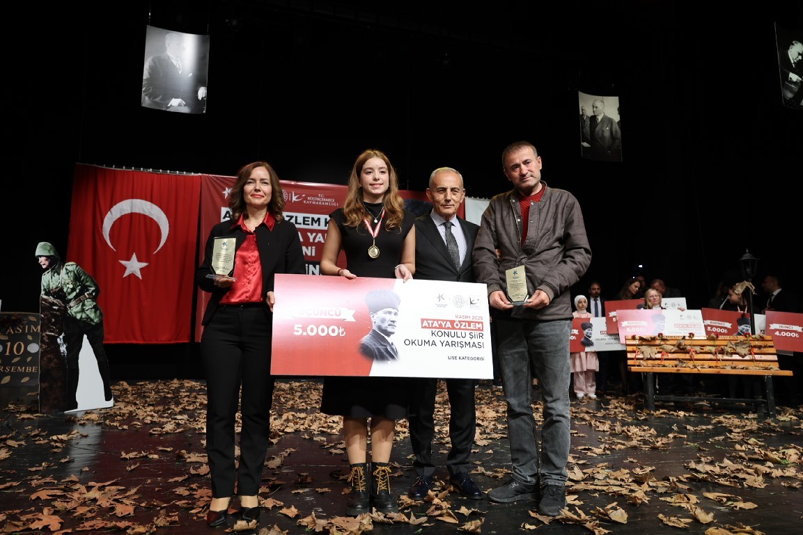 KÜÇÜKÇEKMECE’DE  GAZİ MUSTAFA KEMAL ATATÜRK’ÜN HATIRASINI YAŞATMAK VE ÖĞRENCİ VE ÖĞRETMENLERE ŞİİR...