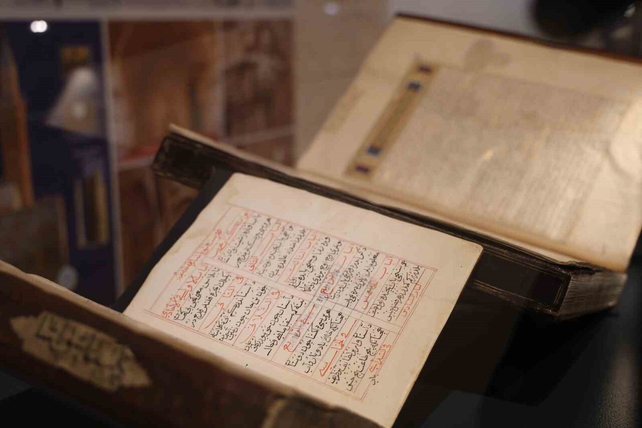 KÜLTÜR VE TURİZM BAKANLIĞI ORGANİZESİNDE AŞIK PAŞA’YA AİT 700–800 YILLIK YAZMA ESERLERİN YER...