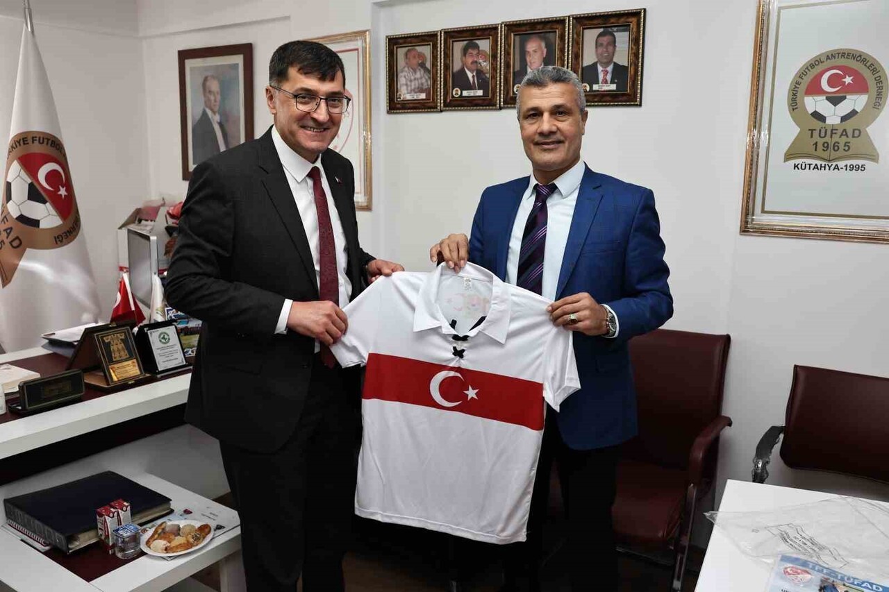 KÜTAHYA'DA ANTRENÖRLERİN ÇALIŞMA KOŞULLARINI GÜÇLENDİRECEK PROJELER ELE ALINDI