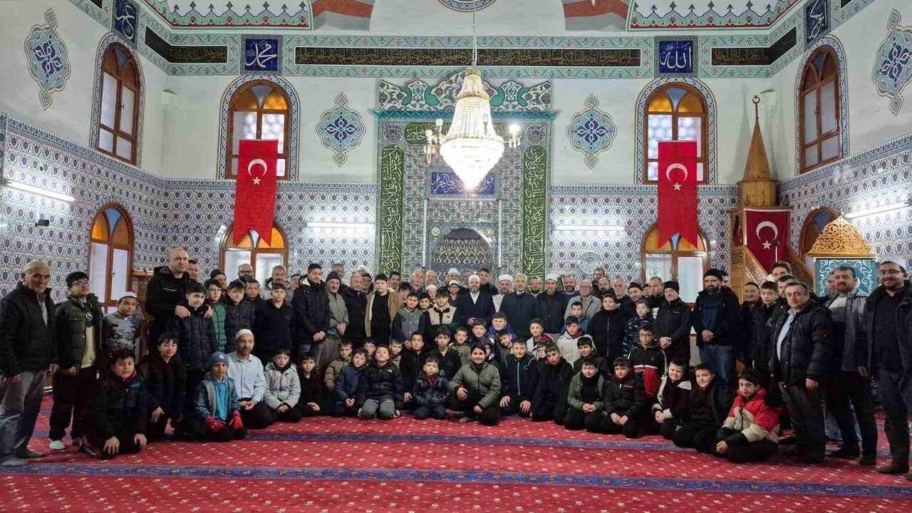KÜTAHYA AHTERİ İMAM HATİP ORTAOKULU ÖĞRENCİLERİ SABAH NAMAZINDA BULUŞTU