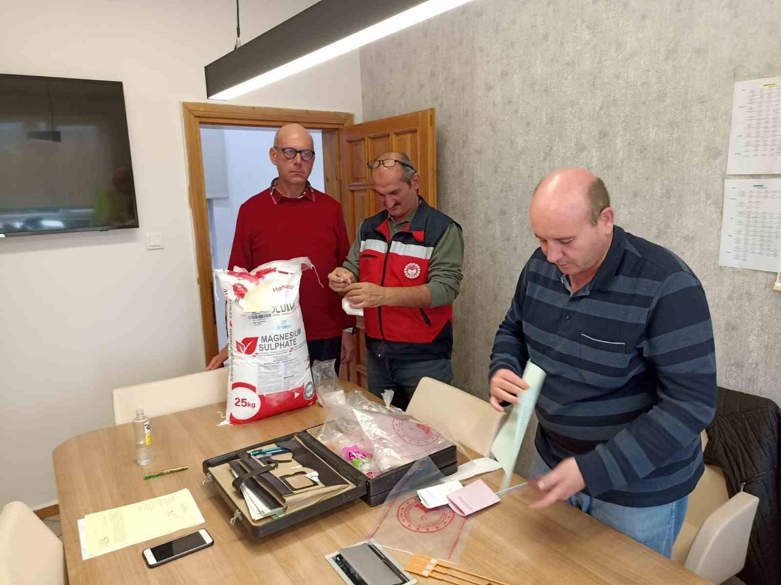 KÜTAHYA’DA GÜBRE DENETİMLERİ DEVAM EDİYOR ANALİZ İÇİN 10 NUMUNE ALINDI