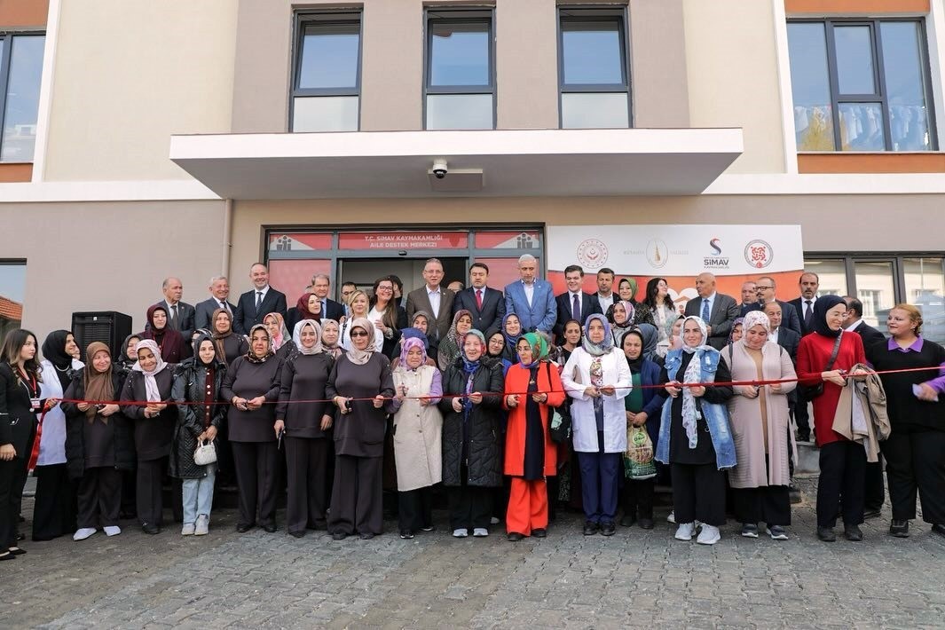 KÜTAHYA VALİSİ MUSA IŞIN: "KADINLARIMIZ TOPLUMUN DİREĞİDİR"