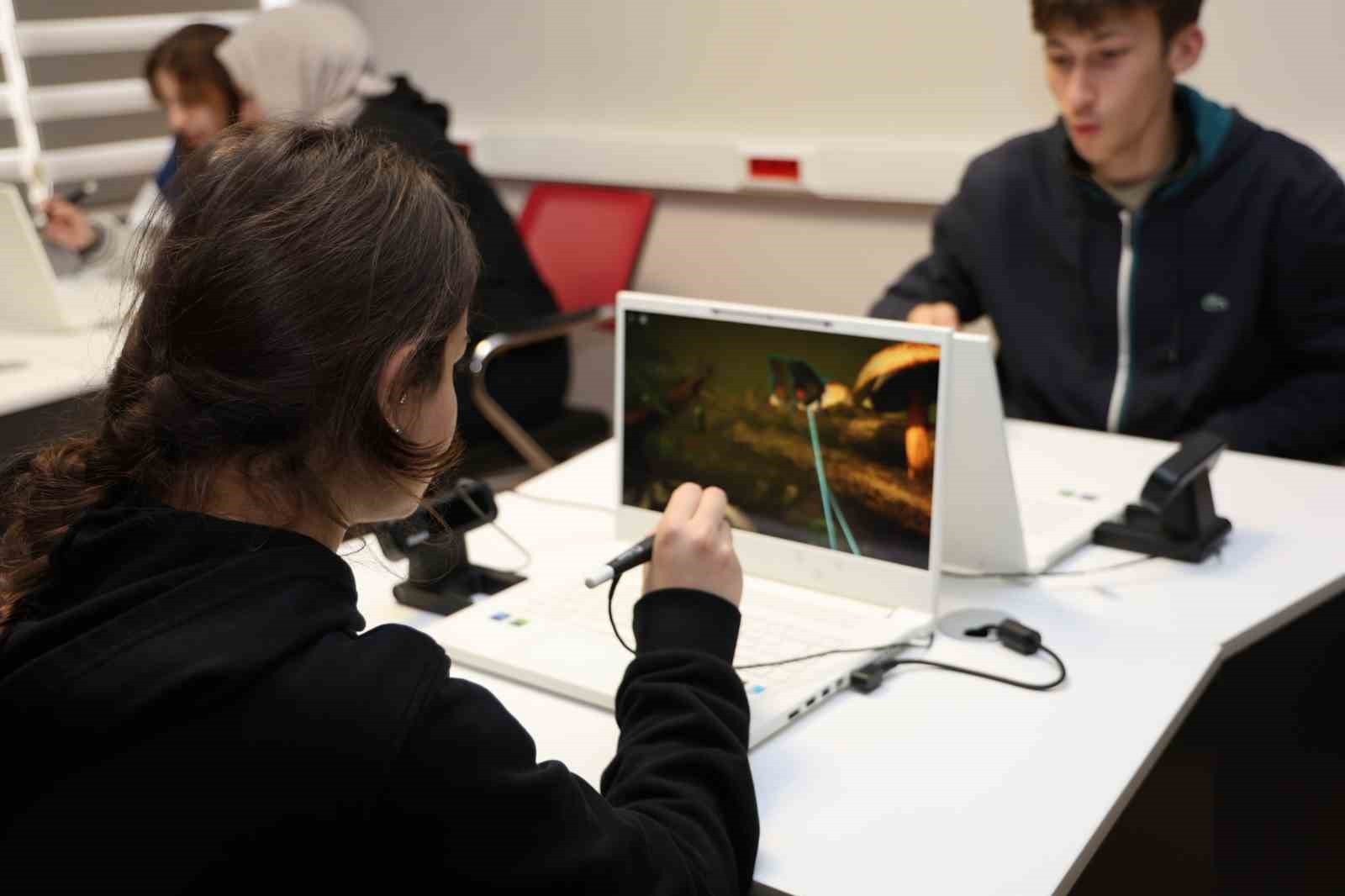 LİSELİ ÖĞRENCİLER, DÜZCE ÜNİVERSİTESİ MÜHENDİSLİK FAKÜLTESİ, EĞİTİM FAKÜLTESİ İLE SÜS VE TIBBİ...