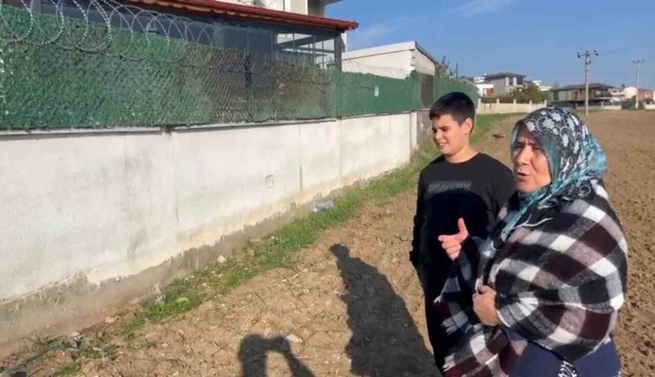 MAHALLEDE YAŞAYAN EMİNE ÖZTEKİN YAPTIĞI AÇIKLAMADA, "BURASI ERGUVAN 10 SOKAK AMA SOKAK YOK....