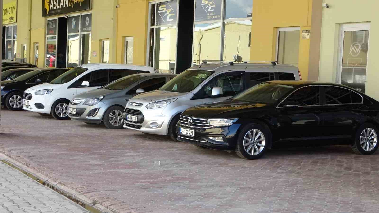 MALATYA'DA İKİNCİ EL OTOMOBİL SATIŞLARI FİYATLARDAKİ DÜŞÜŞE RAĞMEN DURMA NOKTASINA GELDİ....