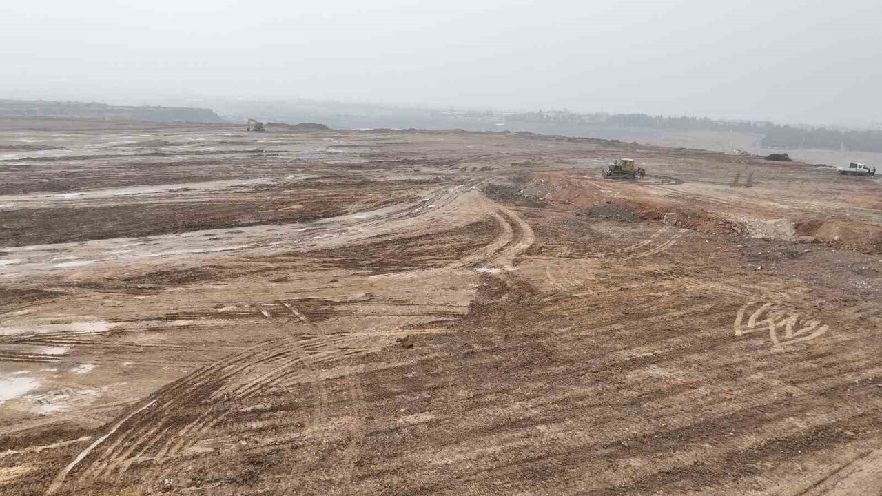 MALATYA BÜYÜKŞEHİR BELEDİYE BAŞKANI SAMİ ER, HAFRİYAT DÖKÜM VE AYRIŞTIRMA SAHASINDA İNCELEMEDE...