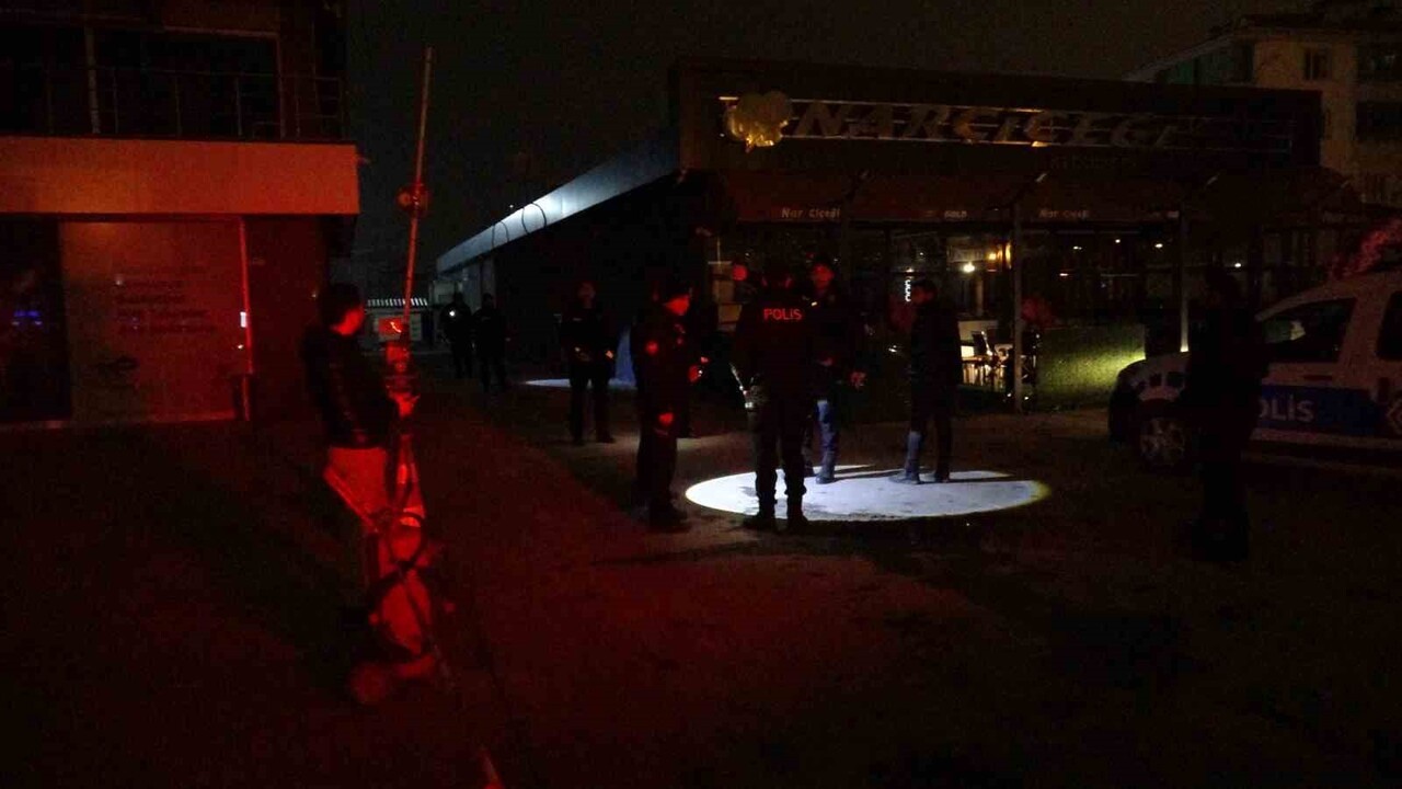 MALATYA’DA BIÇAKLI KAVGA: 2 YARALI