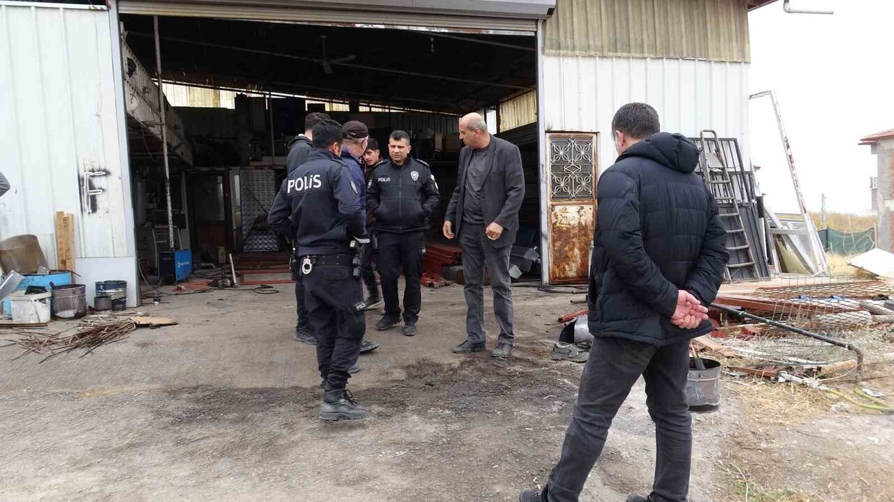 MALATYA’DA ISINMAK İÇİN ATEŞE TİNER DÖKEN İKİ ÖĞRENCİ YARALANDI