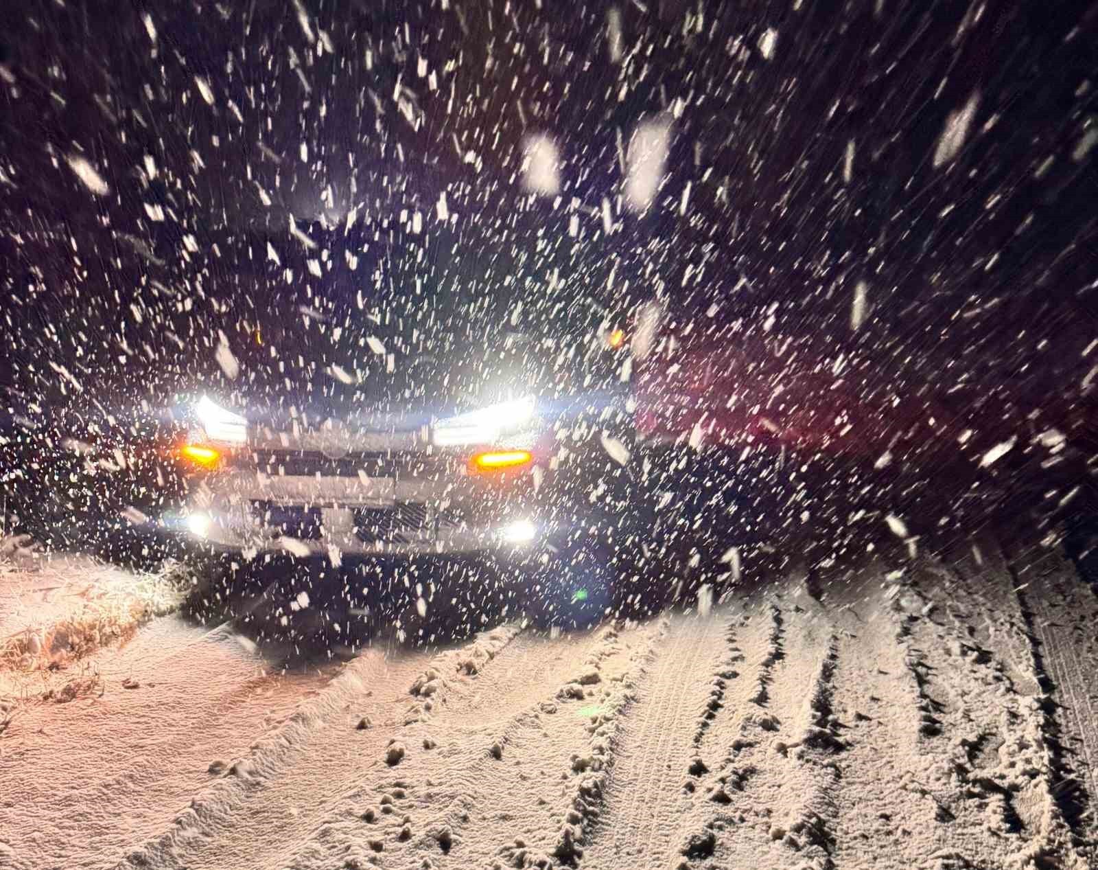 MALATYA’DA YAĞIŞ SONRASI MAHSUR KALAN 33 KİŞİ KURTARILDI
