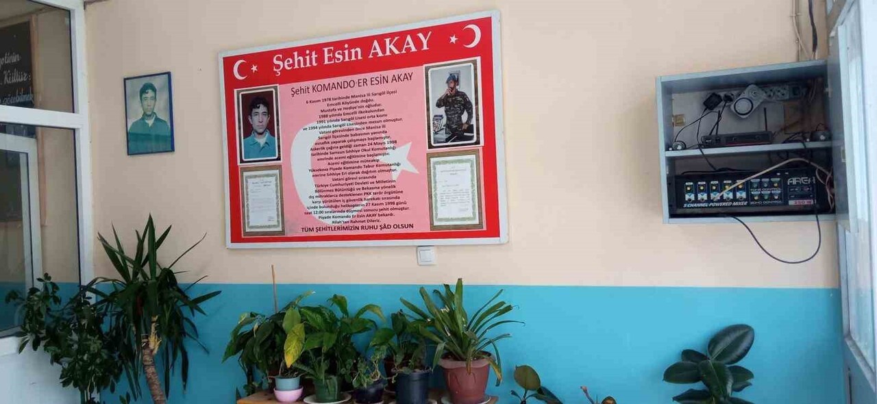 MANİSA'NIN SARIGÖL İLÇESİNDE ŞEHİT JANDARMA KOMANDO ER ESİN AKAY, ADINI TAŞIYAN İLKOKULDA...