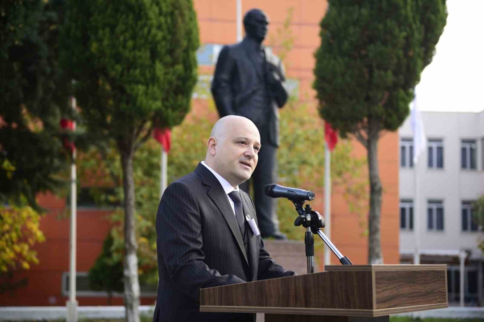 MANİSA CELAL BAYAR ÜNİVERSİTESİ’NDE MUSTAFA KEMAL ATATÜRK’ÜN VEFATININ 87. YILI DOLAYISIYLA İKİ...