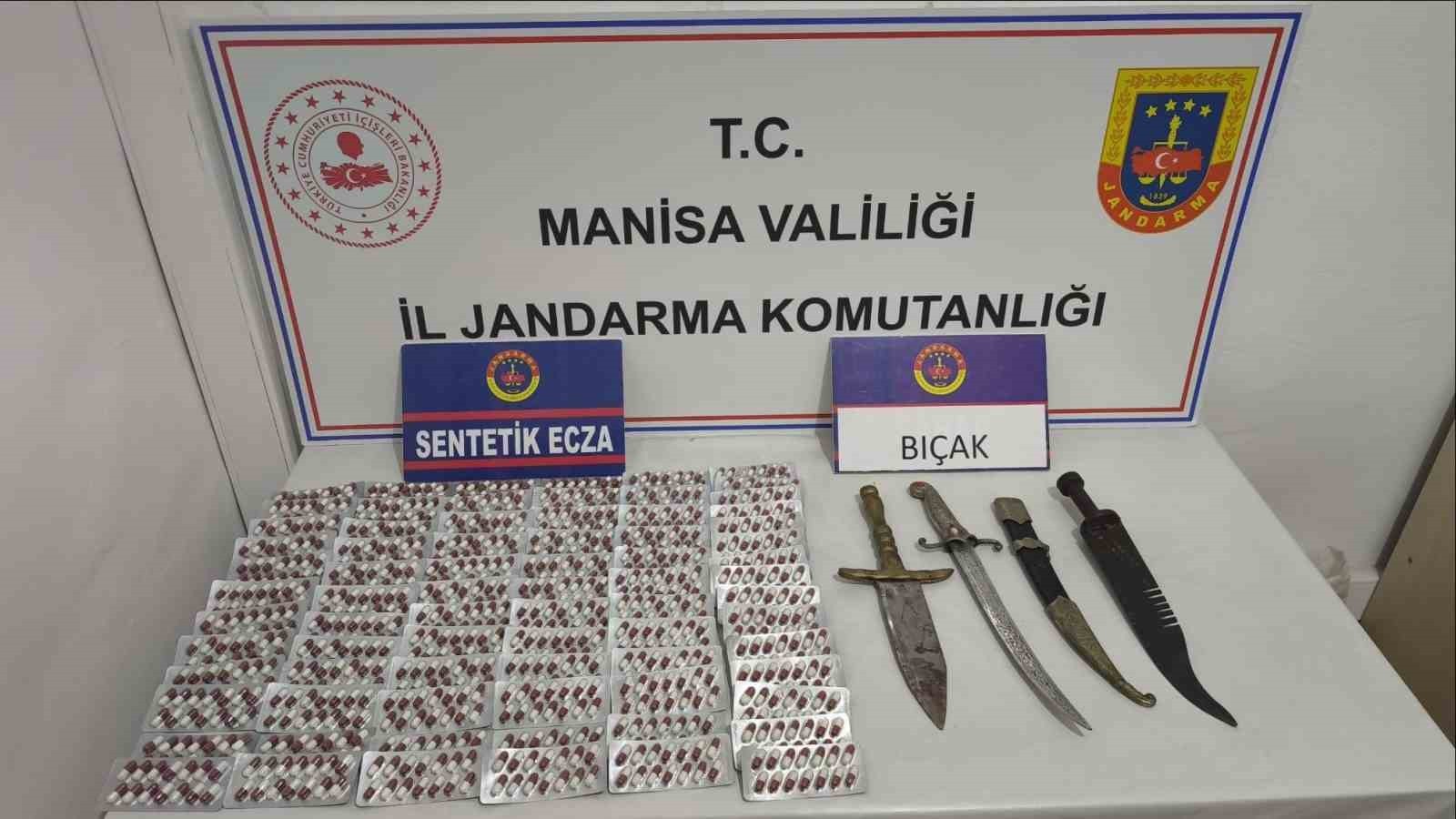 MANİSA’DA ÜÇ İLÇEDE DÜZENLENEN EŞ ZAMANLI OPERASYONLARDA BİNİN ÜZERİNDE SENTETİK ECZA HAP İLE...
