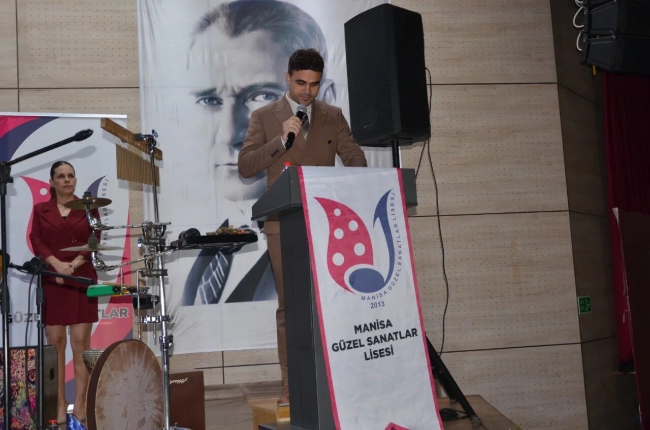 MANİSA GÜZEL SANATLAR LİSESİ VE SPOR LİSESİ TARAFINDAN 24 KASIM ÖĞRETMENLER GÜNÜ KAPSAMINDA...