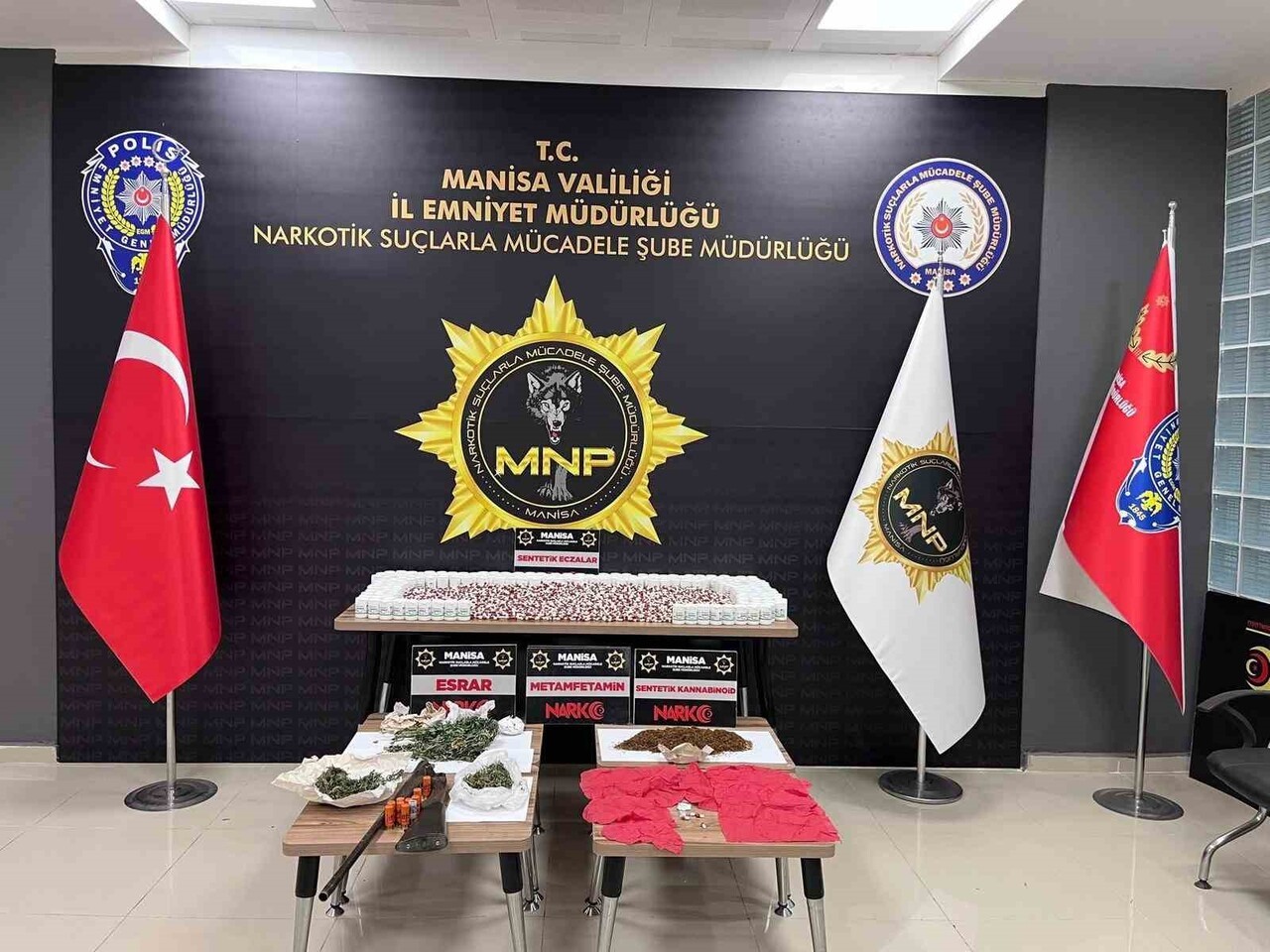 MANİSA İL EMNİYET MÜDÜRLÜĞÜ NARKOTİK SUÇLARLA MÜCADELE ŞUBE MÜDÜRLÜĞÜ EKİPLERİ TARAFINDAN...