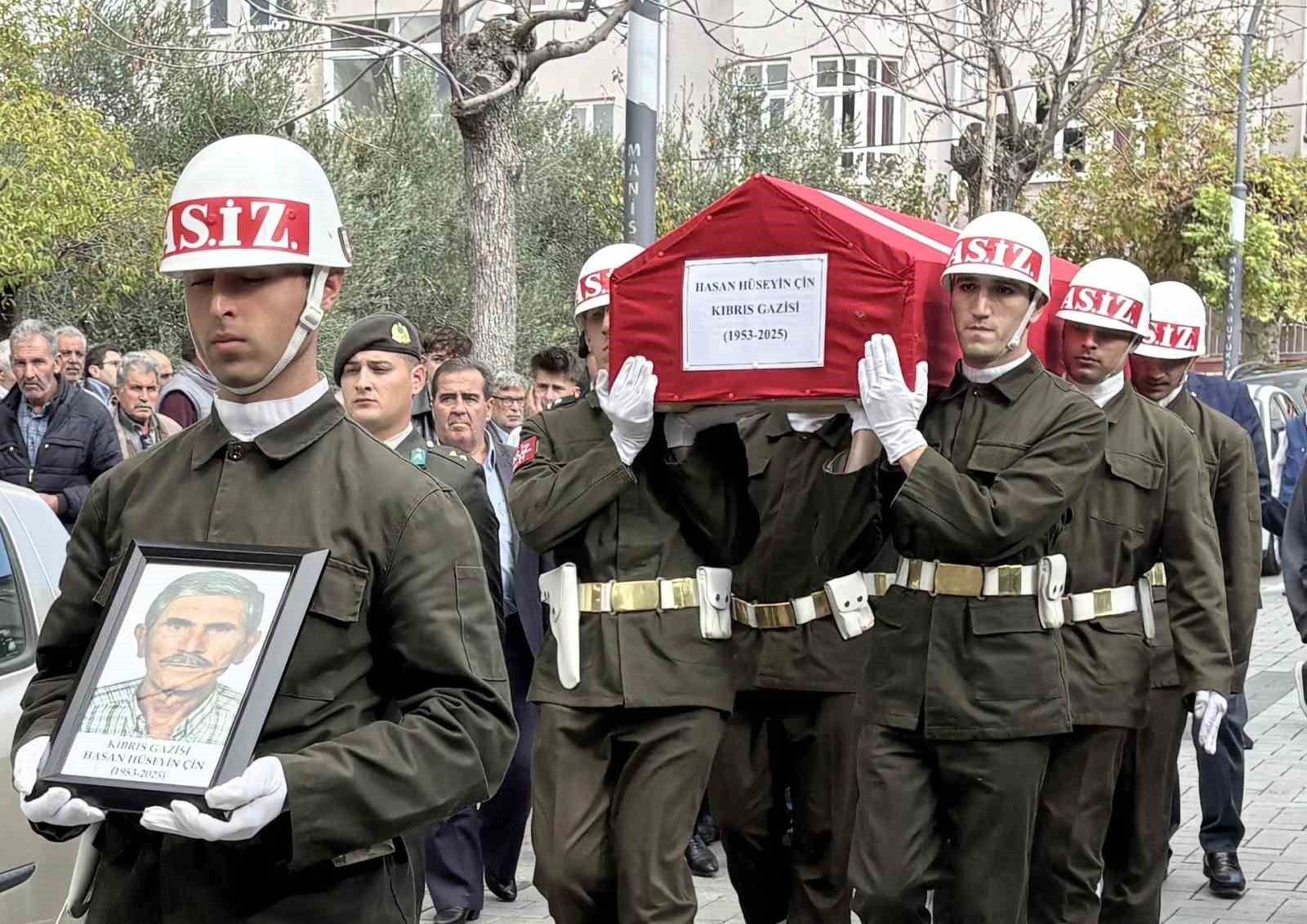 MANİSA’NIN GÖRDES İLÇESİNDE YAŞAYAN 72 YAŞINDAKİ KIBRIS GAZİSİ HASAN HÜSEYİN ÇİN, VEFAT ETTİ. GAZİ...