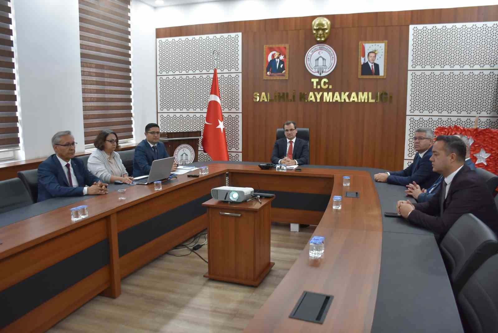 MANİSA’NIN SALİHLİ İLÇE KAYMAKAMI ALİ GÜLDOĞAN BAŞKANLIĞINDA, KAMU KURUMLARININ İLÇEDE YÜRÜTTÜĞÜ...