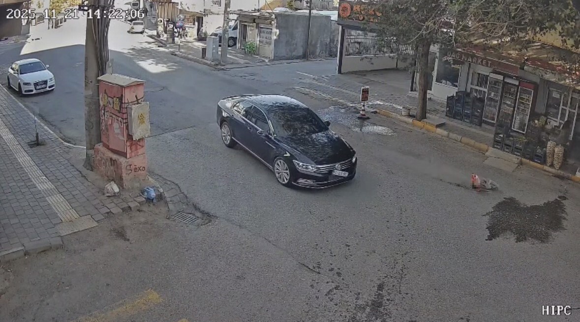 MARDİN'DE 6 YAŞINDAKİ ÇOCUĞA ARACIN ÇARPTIĞI ANLAR GÜVENLİK KAMERASINA YANSIDI