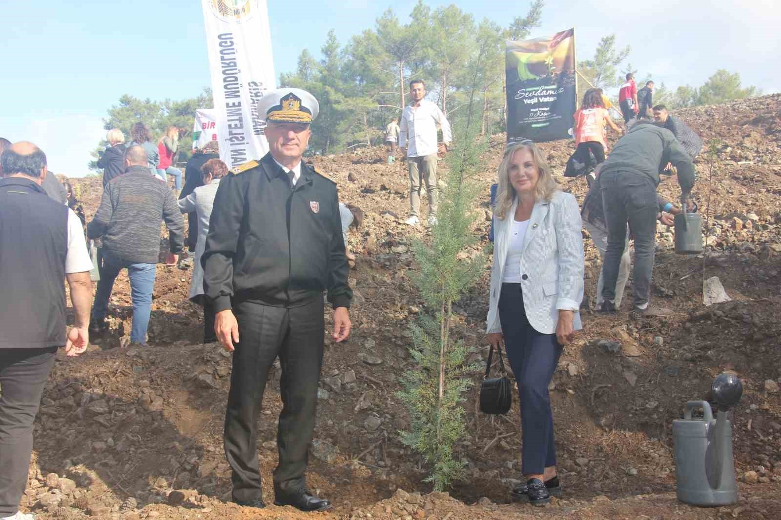 MARMARİS ‘MİLLİ AĞAÇLANDIRMA ‘GÜNÜNDE 3 BİN FİDANI TOPRAKLA BULUŞTURDU