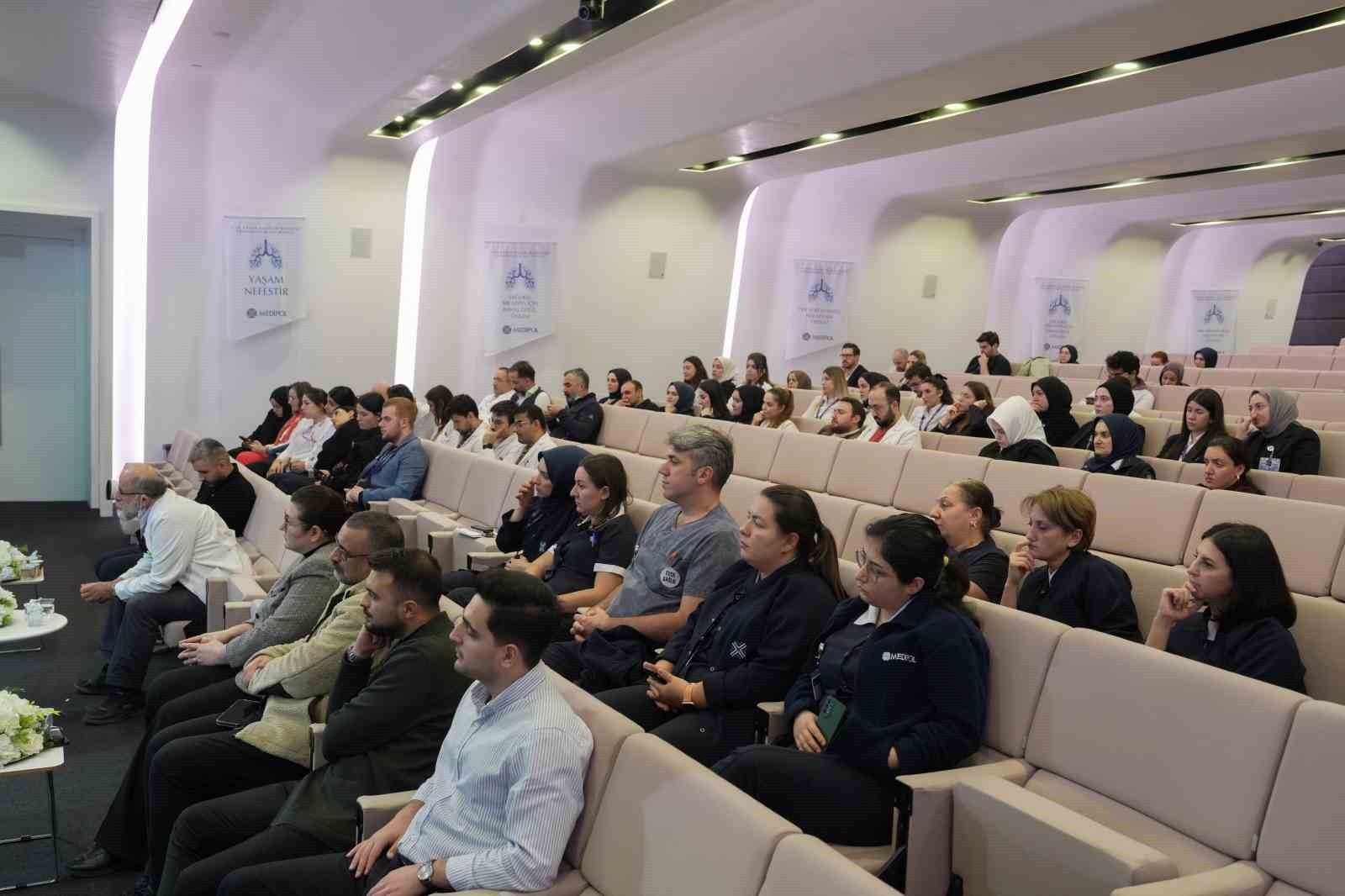 MEDİPOL SAĞLIK GRUBU, AKCİĞER KANSERİ FARKINDALIK AYI KAPSAMINDA DÜZENLEDİĞİ PANELLE ERKEN TANIYA...