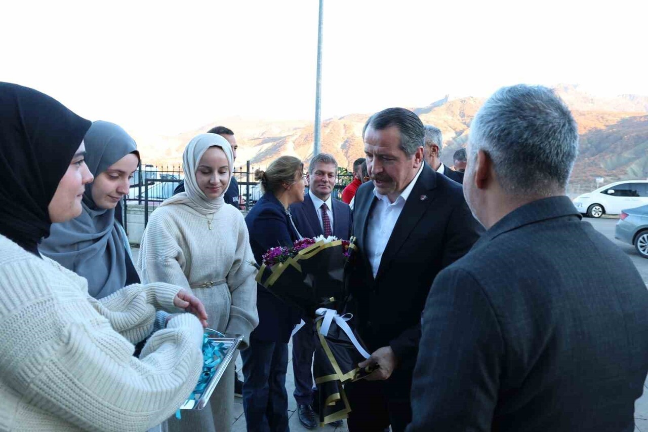 MEMUR-SEN GENEL BAŞKANI ALİ YALÇIN TUNCELİ’DE BİR DİZİ ZİYARETİN ARDINDAN GERÇEKLEŞTİRİLEN İL...