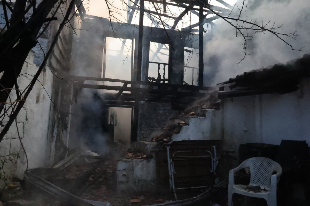 MENTEŞE’DEKİ YANGINDA 2 EV KULLANILMAZ HALE GELDİ