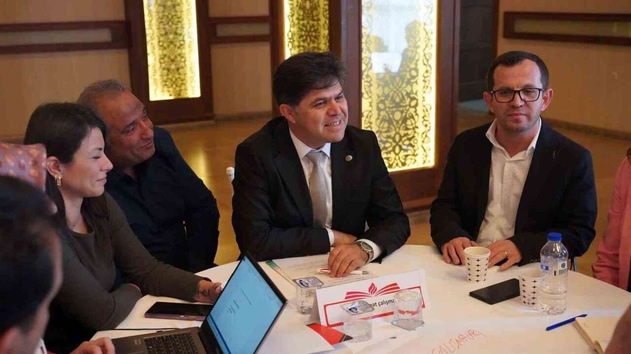 MERSİN İL MİLLİ EĞİTİM MÜDÜRLÜĞÜ TARAFINDAN ROMAN ÖĞRENCİLER İLE AİLELERİNİN EĞİTİM SÜREÇLERİNE...