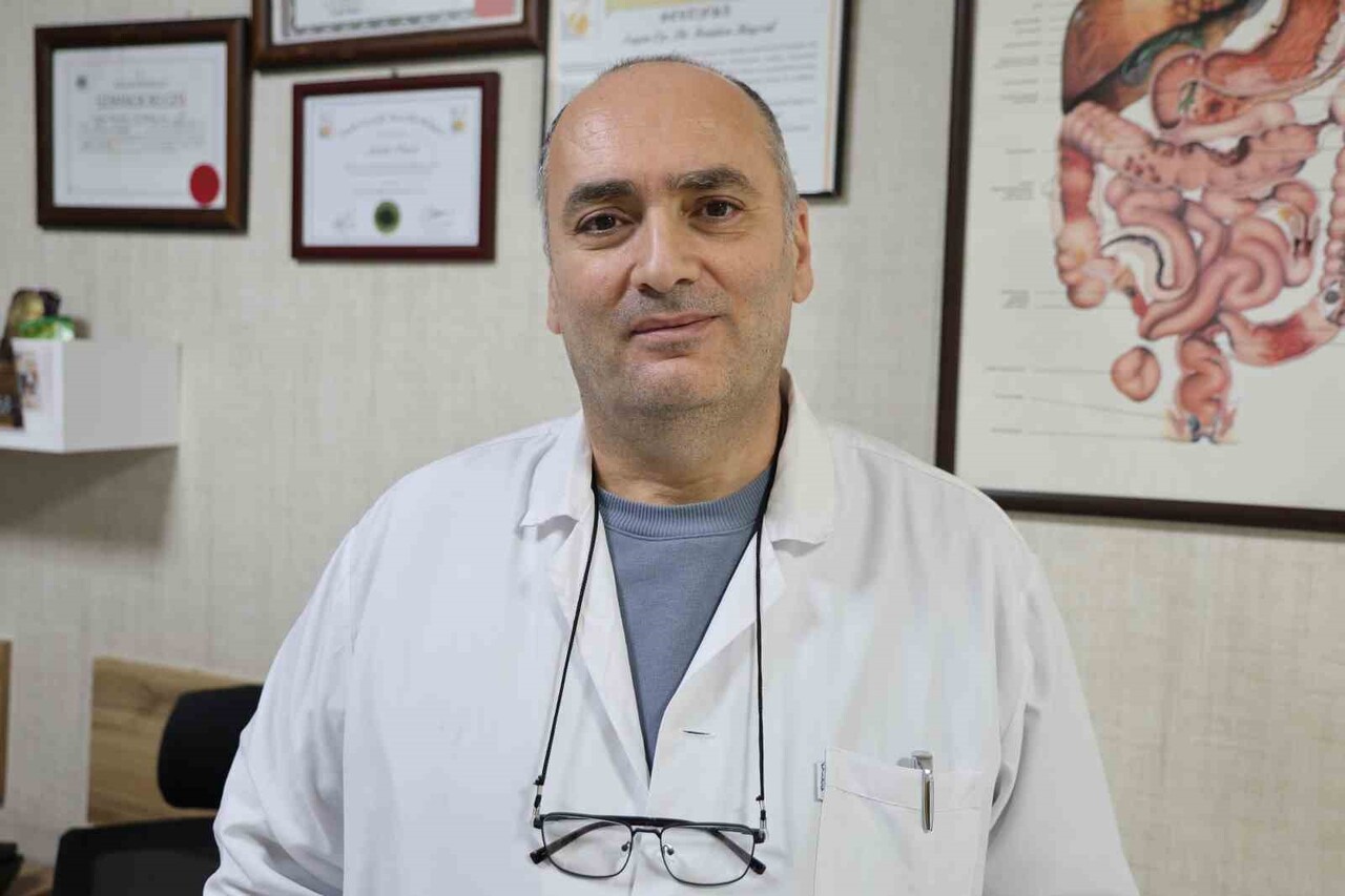 MİDE KANSERİNDE ÇEVRESEL FAKTÖRLERİN AİLE FAKTÖRLERİNDEN DAHA ÖN PLANDA OLDUĞUNU BELİRTEN GENEL...