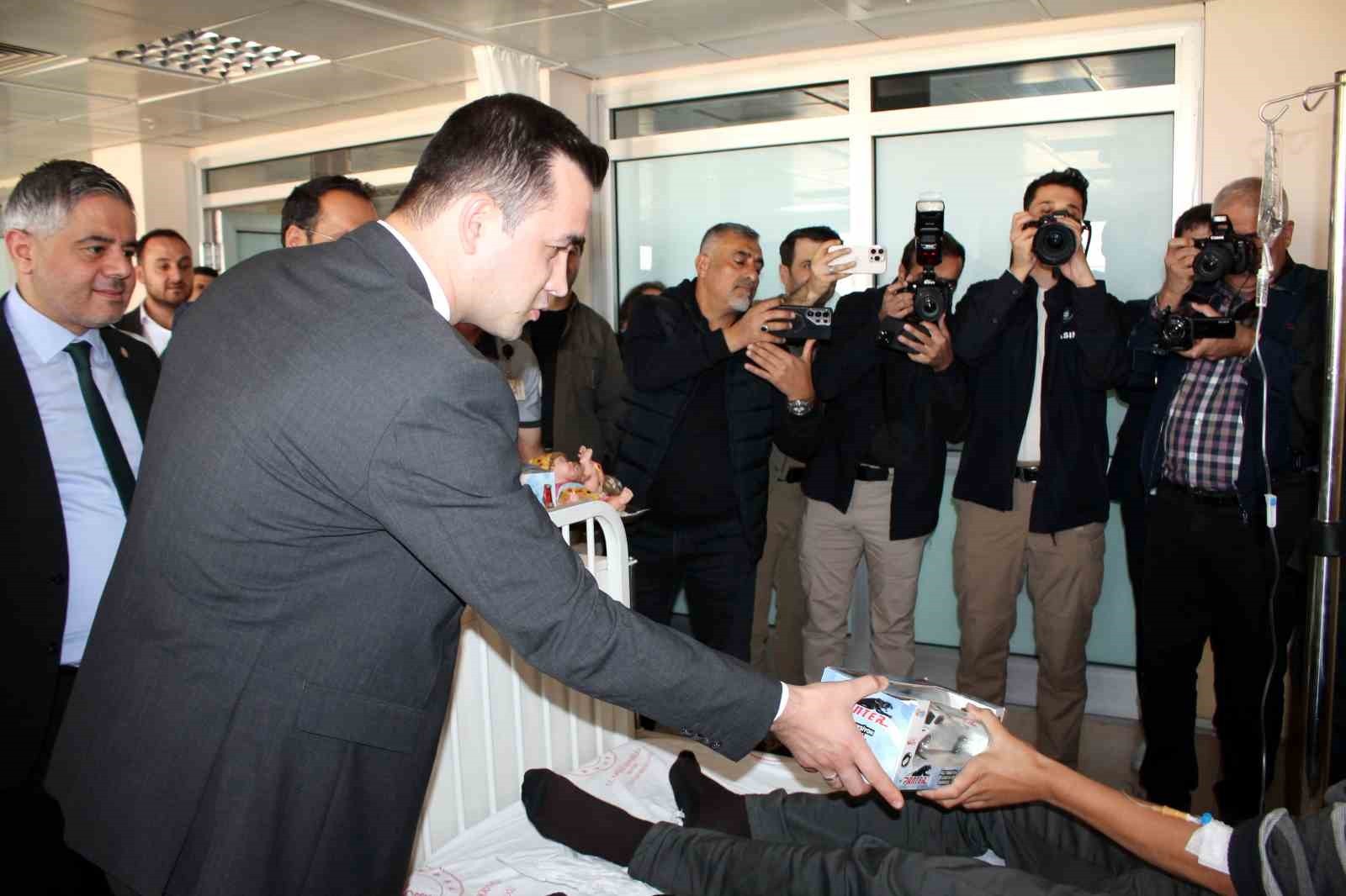 MİDYAT DEVLET HASTANESİNDE TEDAVİ GÖREN ÇOCUKLARIN MORAL VE MOTİVASYONUNU ARTIRMAK AMACIYLA...