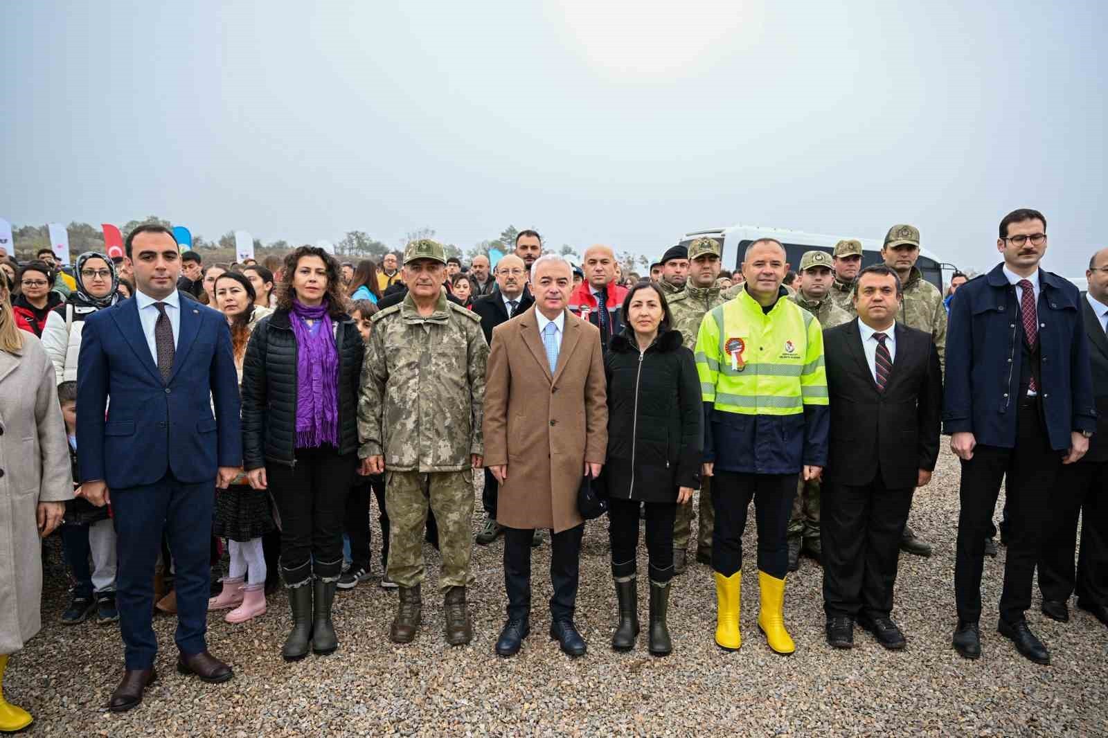 MİLLİ AĞAÇLANDIRMA GÜNÜ’NDE KIRKLARELİ'NDE FİDANLAR TOPRAKLA BULUŞTU