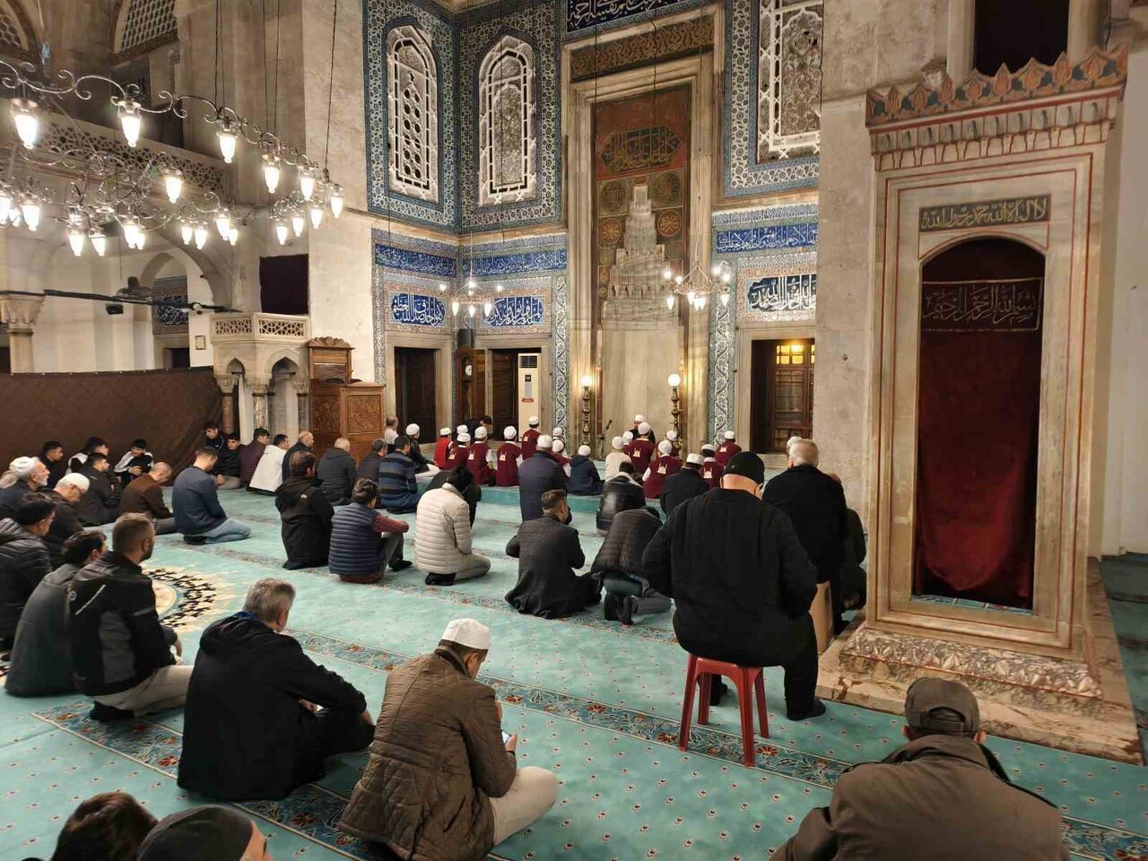 MİMAR SİNAN'IN EGE'DEKİ TEK ESERİ OLAN MANİSA MURADİYE CAMİİNDE DÜZENLENEN SABAH NAMAZI...