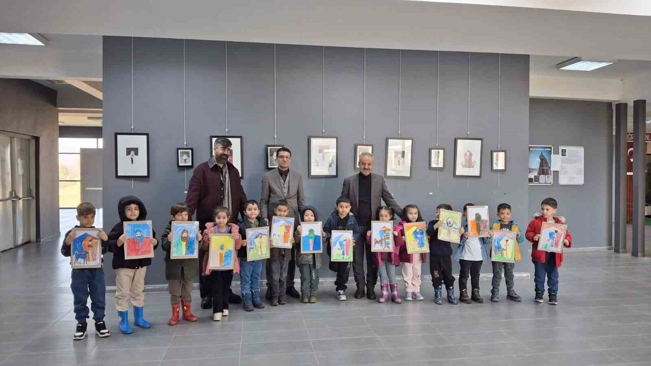 MODERN ÇOBAN SERGİ İLGİ ODAĞI OLDU