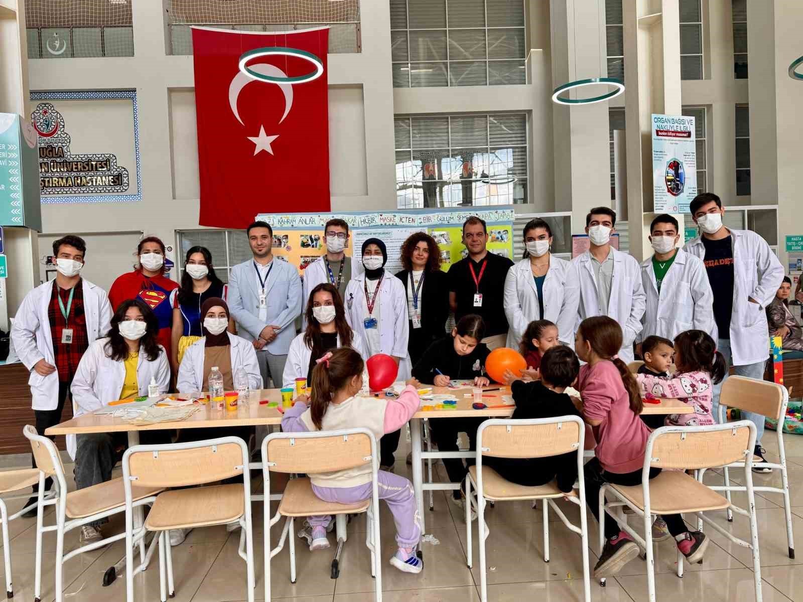 MSKÜ TIP FAKÜLTESİ ÖĞRENCİLERİ LÖSEMİLİ ÇOCUKLARA ANLAMLI DESTEK