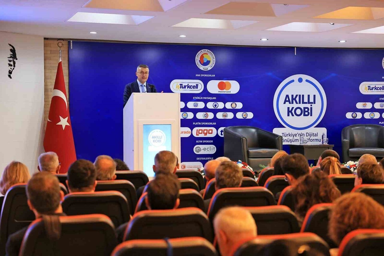 MTSO BAŞKANI HAKAN SEFA ÇAKIR, DİJİTAL DÖNÜŞÜMÜN ARTIK ERTELENEMEZ BİR ZORUNLULUK OLDUĞUNA DİKKAT...