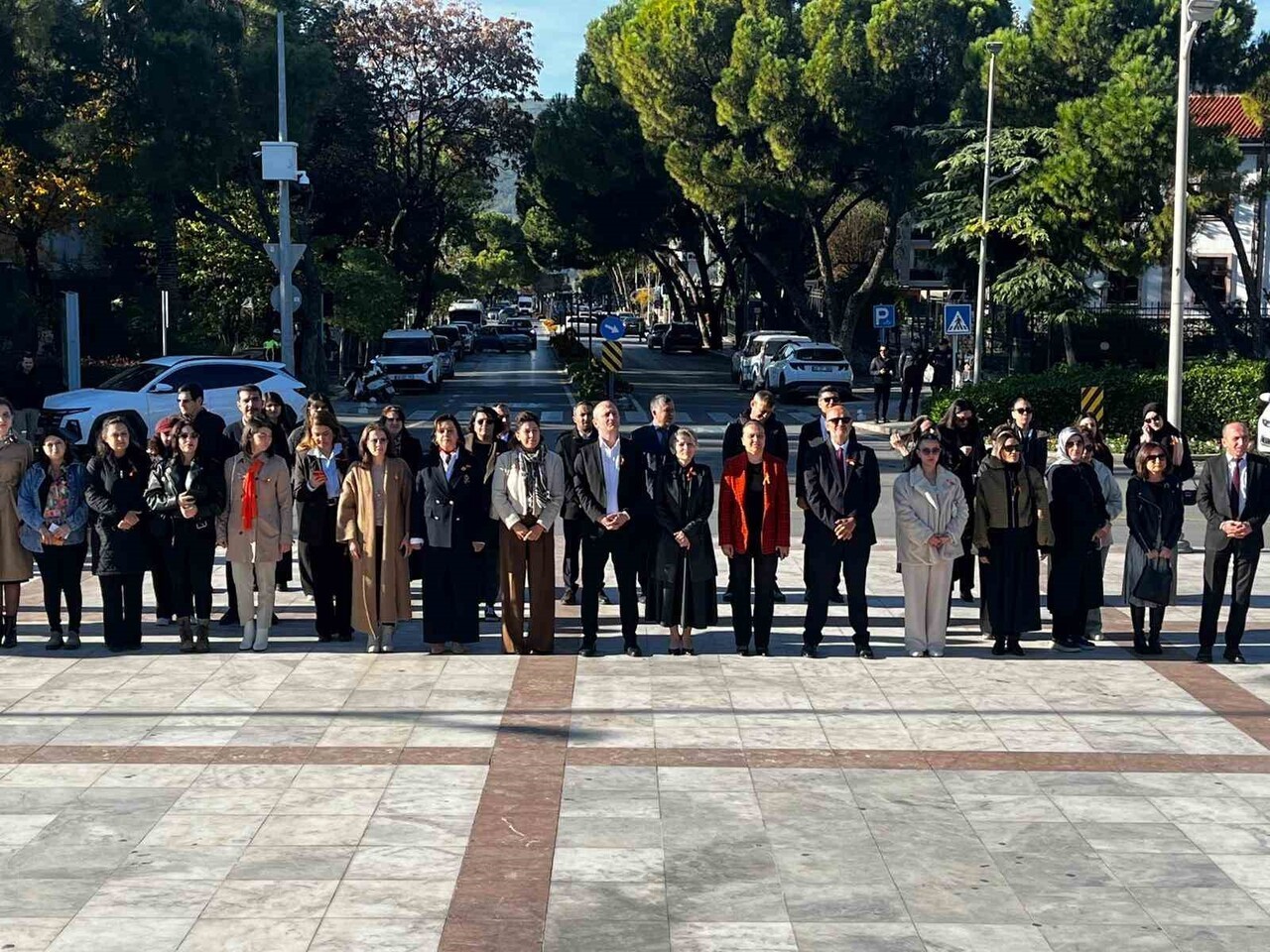 MUĞLA'DA ANLAMLI TÖREN KADINA YÖNELİK ŞİDDETE 'DUR' DENİLDİ