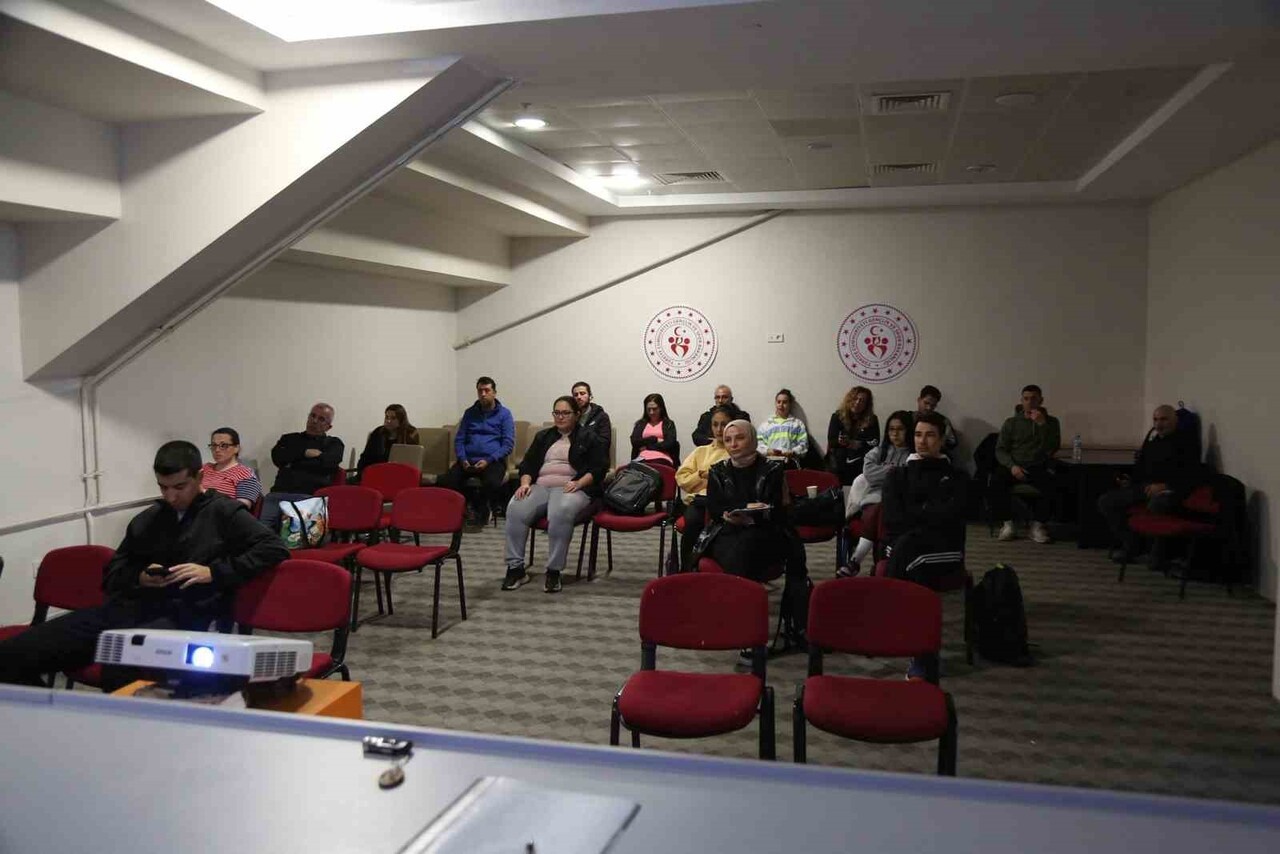 MUĞLA'DA MASA TENİSİ HEYECANI YENİ ANTRENÖRLER YETİŞİYOR